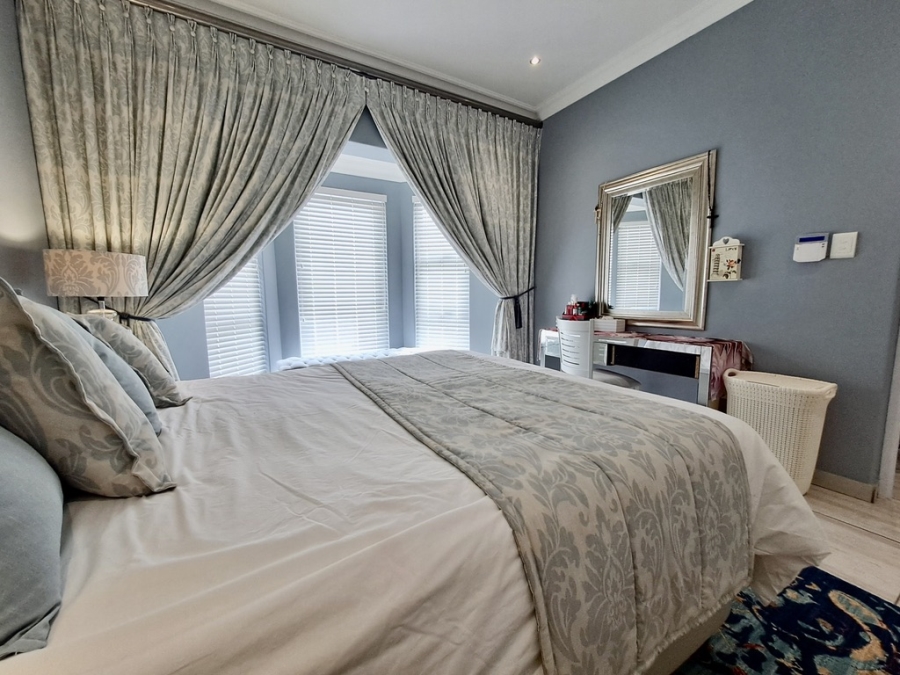 3 Bedroom Property for Sale in Yzerfontein Western Cape